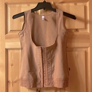 Shaper size L BNWOT